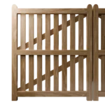 Vysoká příjezdová brána Karlštejn